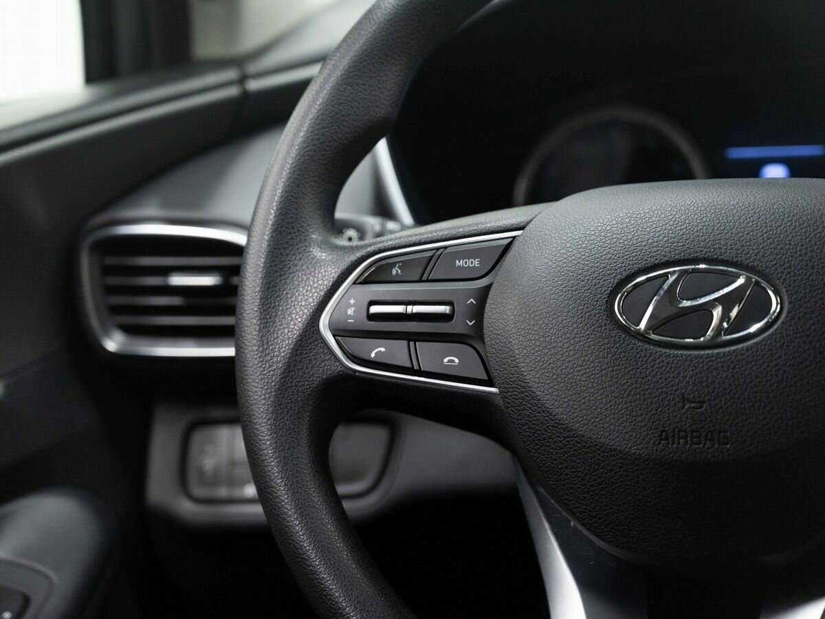 Hyundai Santa Fe с пробегом — 2019 год. Фото: #13