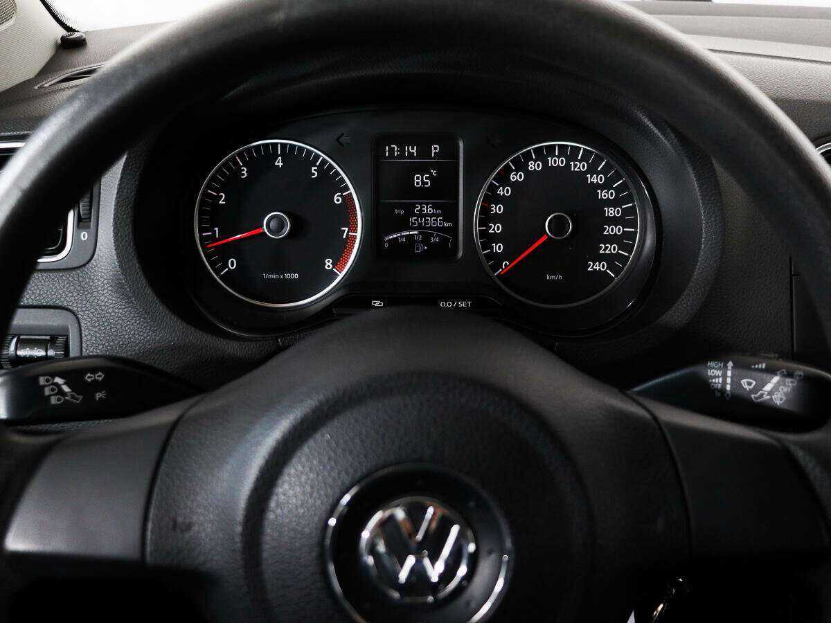 Volkswagen Polo с пробегом — 2011 год. Фото: #14