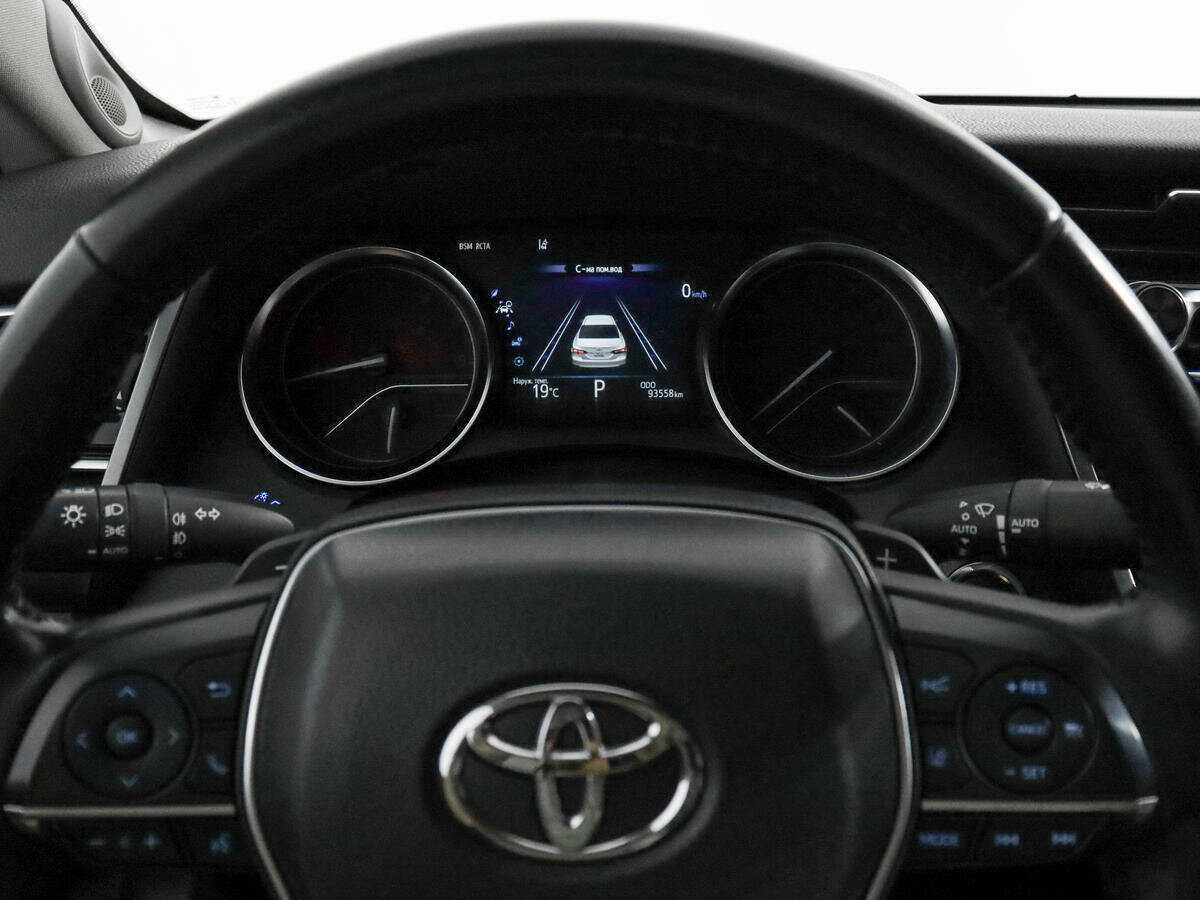 Toyota Camry с пробегом — 2019 год. Фото: #15
