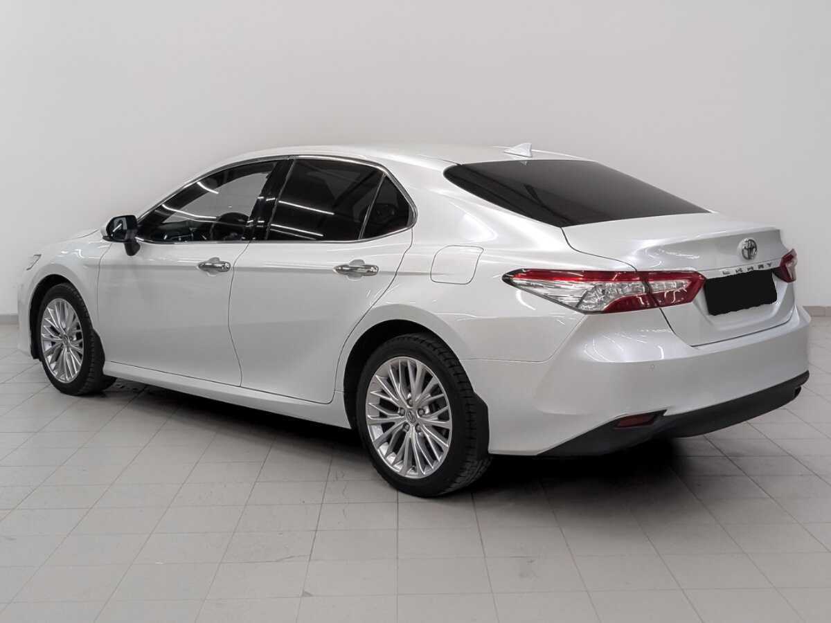 Toyota Camry с пробегом — 2019 год. Фото: #6