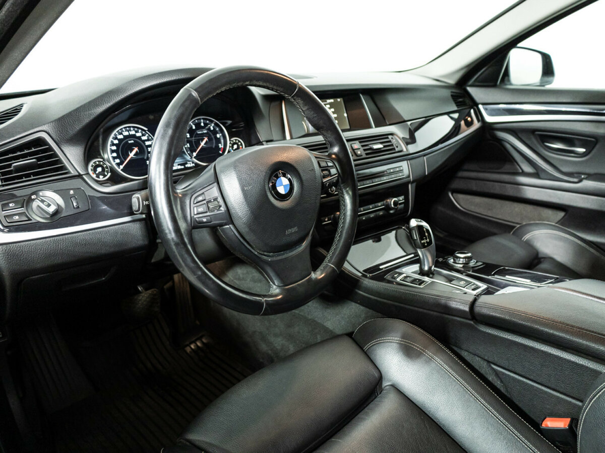 BMW 5 серии с пробегом — 2015 год. Фото: #10