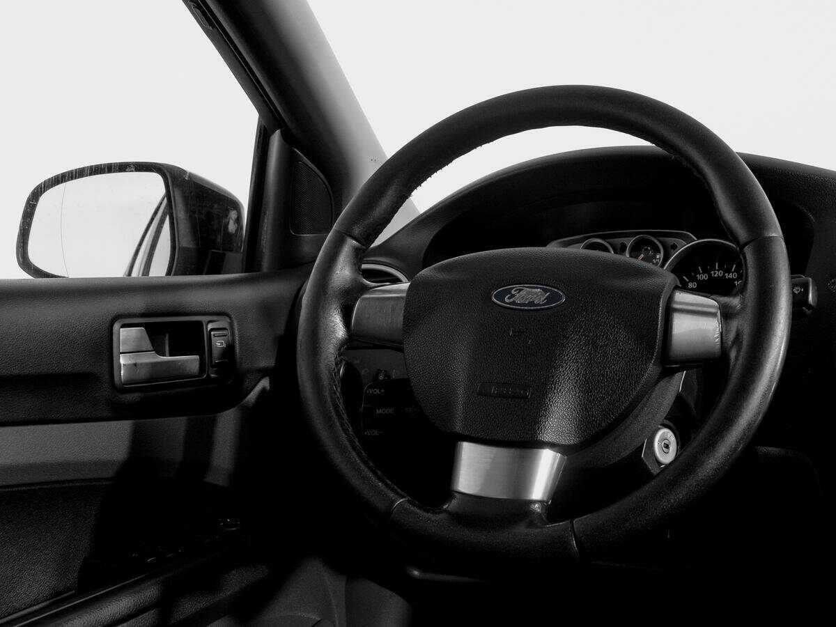 Ford Focus с пробегом — 2008 год. Фото: #13