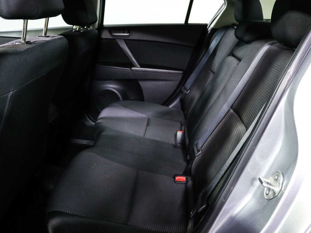 Mazda 3 с пробегом — 2013 год. Фото: #9
