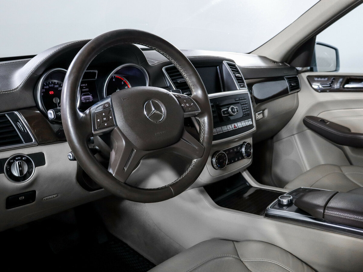 Mercedes-Benz M-Класс с пробегом — 2014 год. Фото: #12