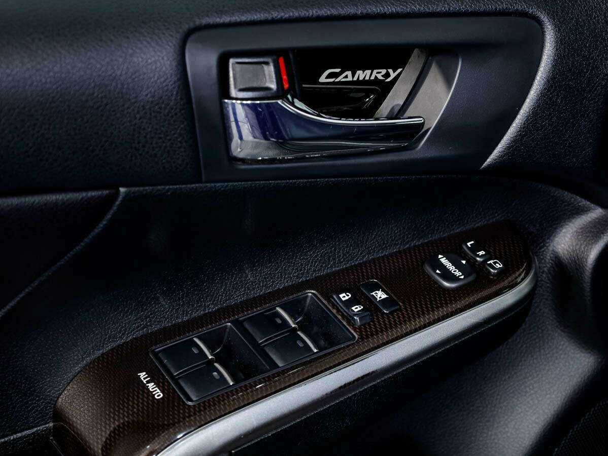 Toyota Camry с пробегом — 2016 год. Фото: #13