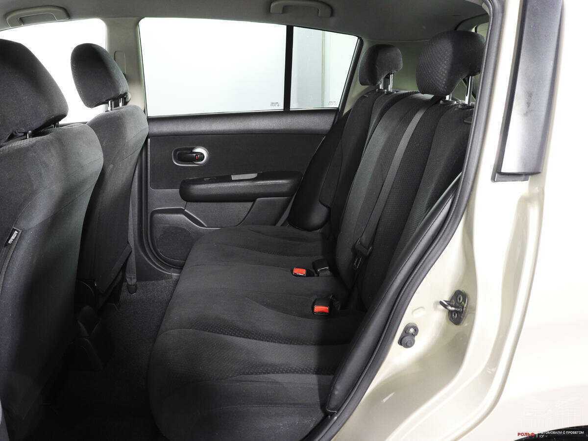 Nissan Tiida с пробегом — 2011 год. Фото: #8