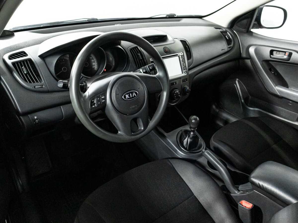 Kia Cerato с пробегом — 2010 год. Фото: #10