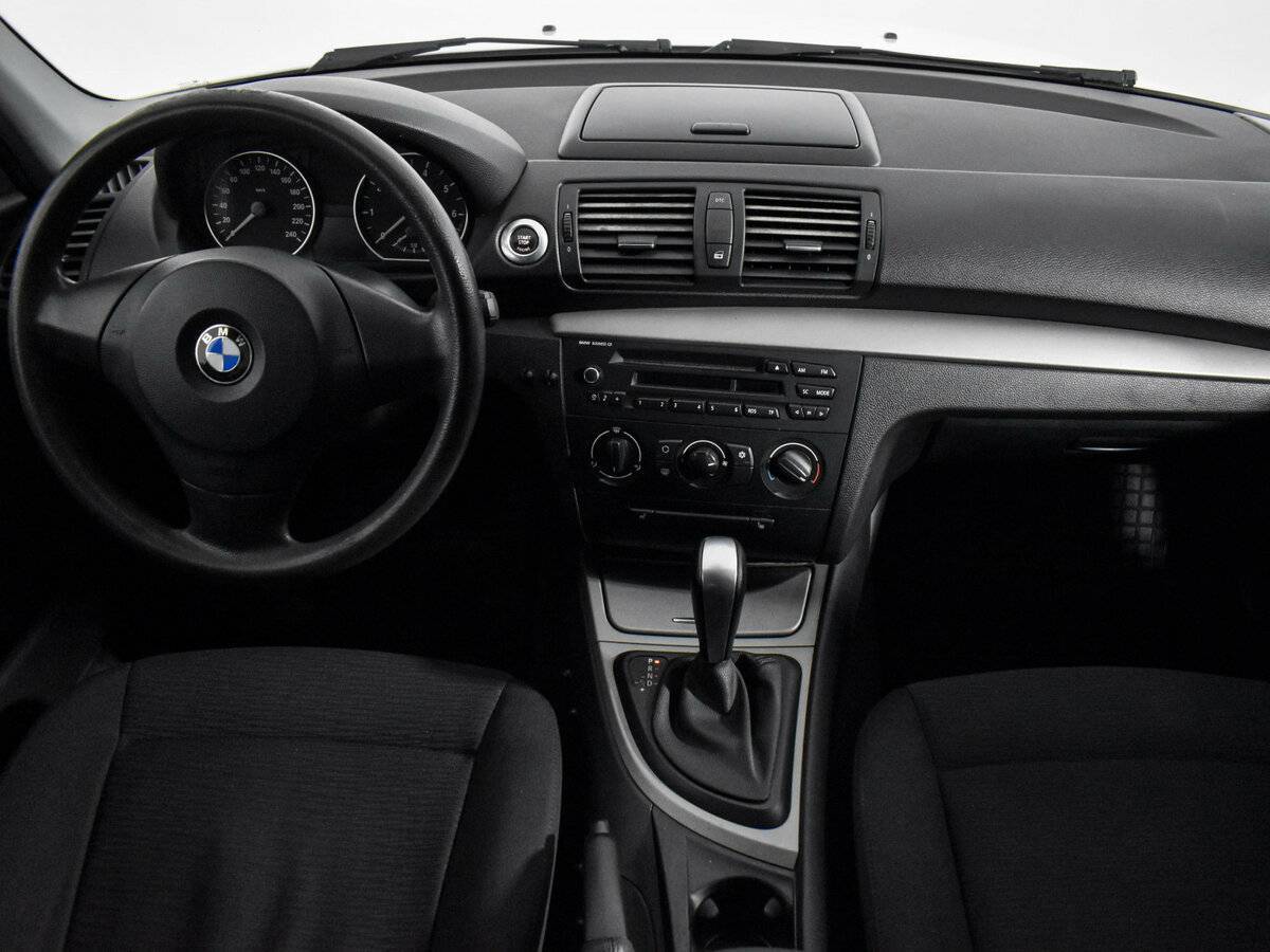 BMW 1 серии с пробегом — 2010 год. Фото: #13