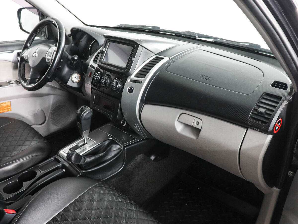 Mitsubishi Pajero Sport с пробегом — 2008 год. Фото: #5