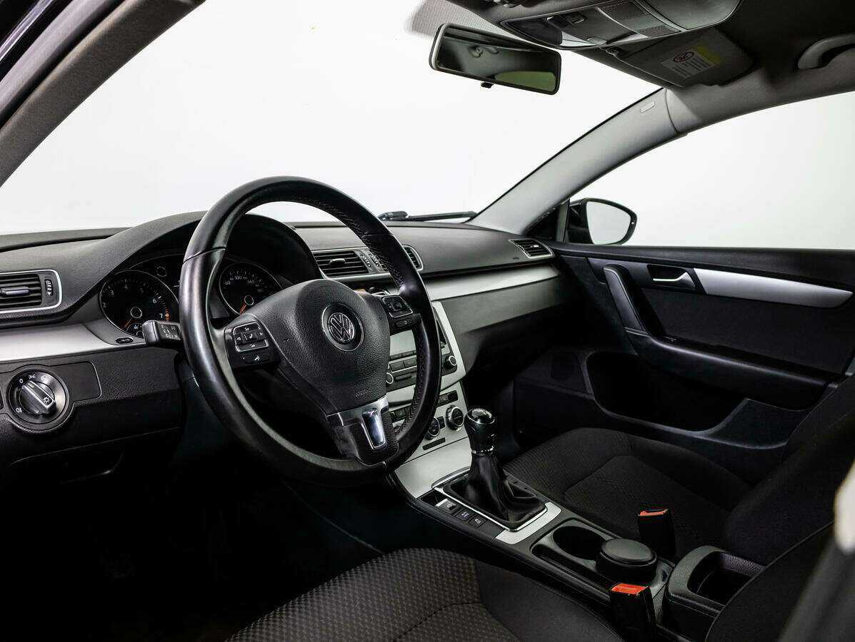 Volkswagen Passat с пробегом — 2013 год. Фото: #8