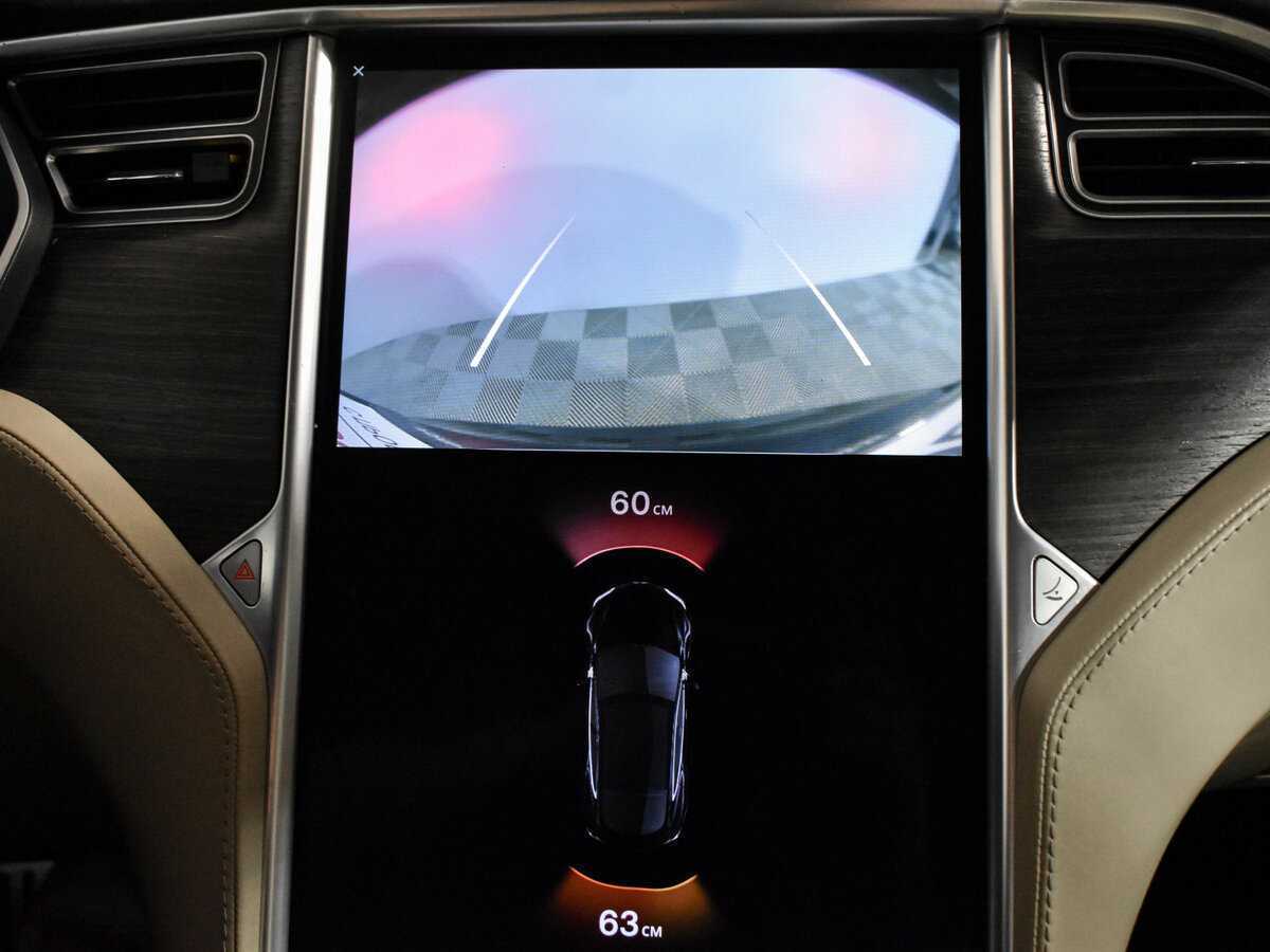 Tesla Model S с пробегом — 2015 год. Фото: #17