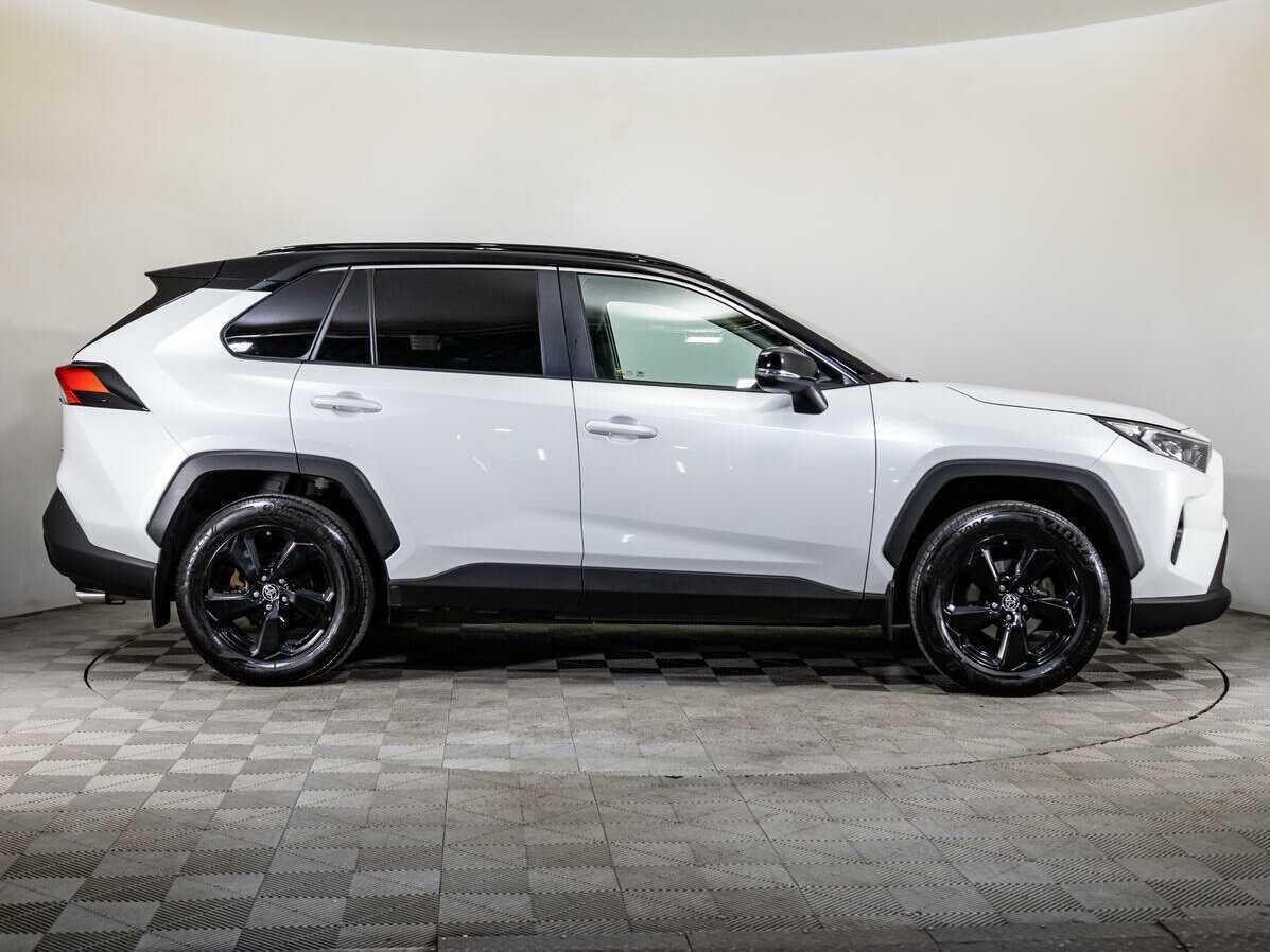 Toyota RAV4 с пробегом — 2021 год. Фото: #3