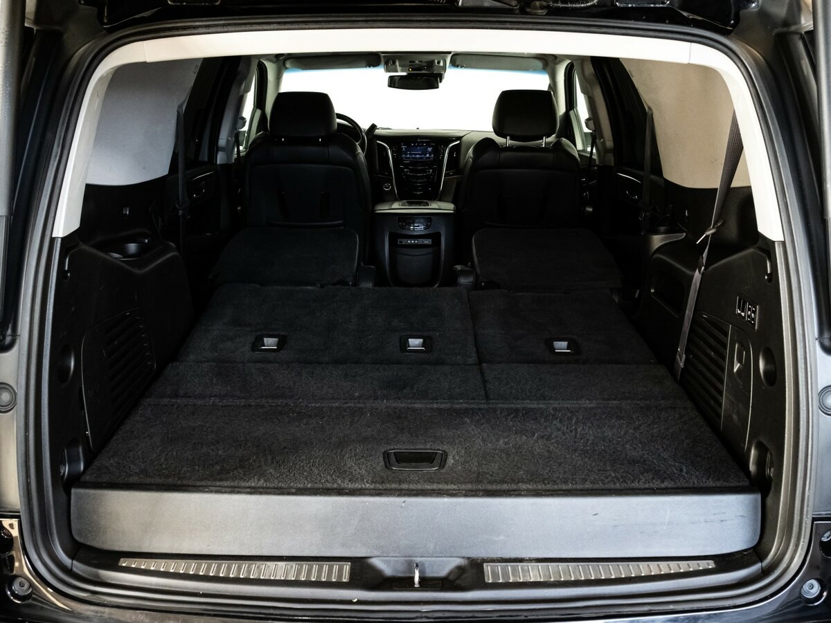 Cadillac Escalade с пробегом — 2015 год. Фото: #30