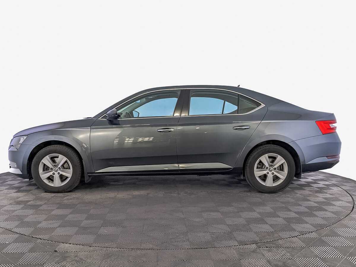 Skoda Superb с пробегом — 2019 год. Фото: #7