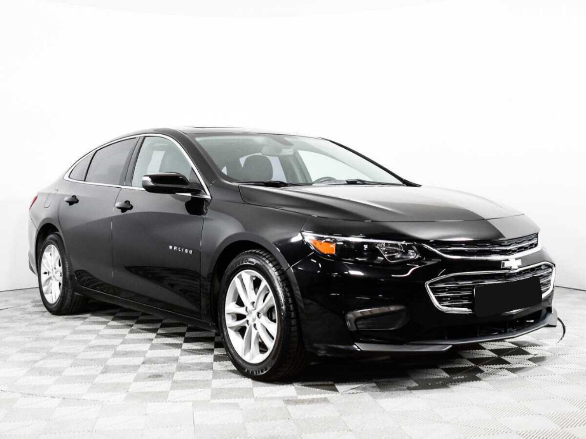 Chevrolet Malibu с пробегом — 2017 год. Фото: #2
