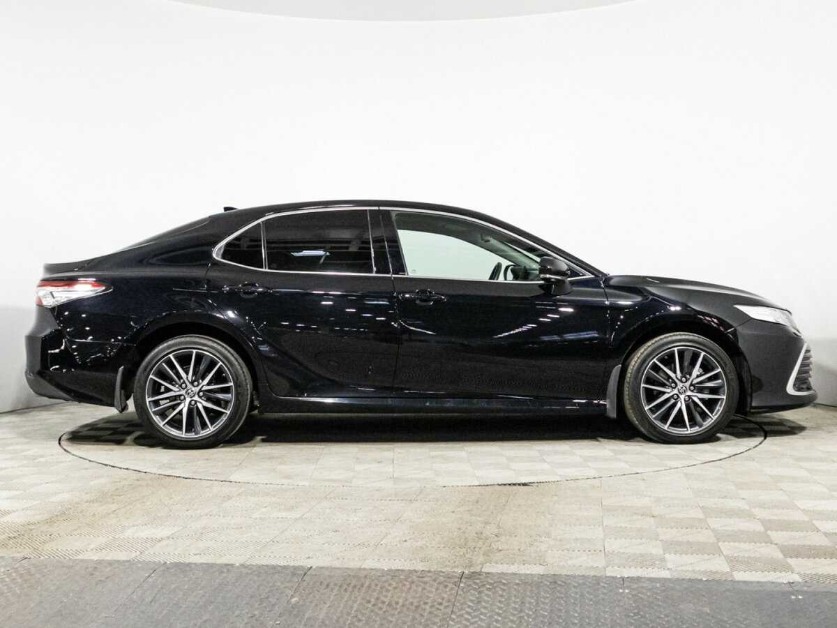 Toyota Camry с пробегом — 2021 год. Фото: #3