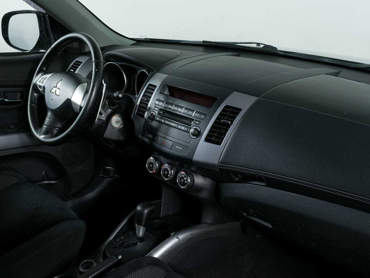 Mitsubishi Outlander с пробегом — 2010 год. Фото: #4