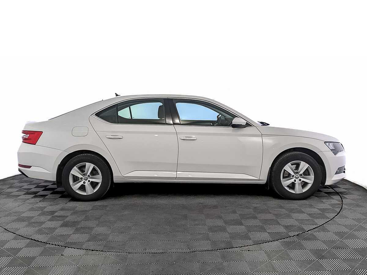 Skoda Superb с пробегом — 2017 год. Фото: #3