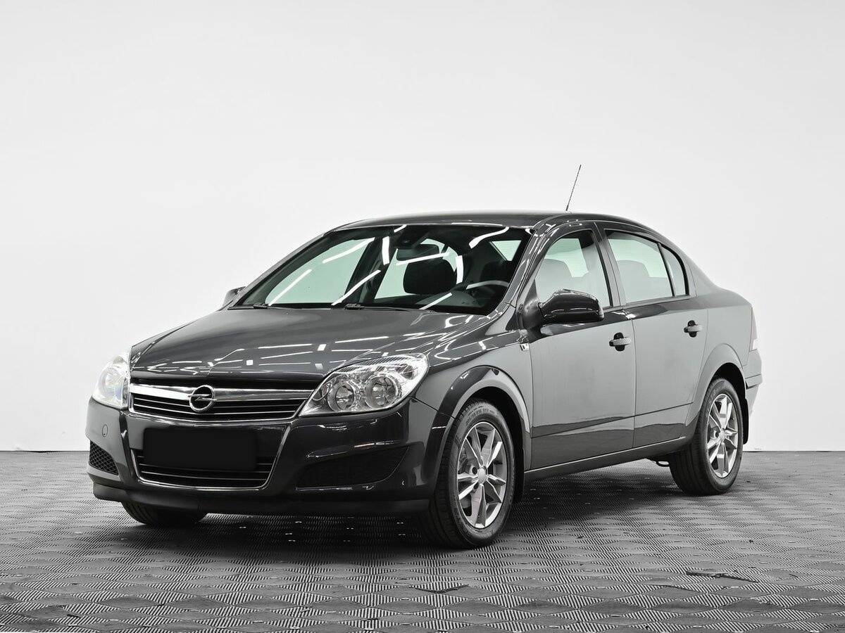 Opel Astra с пробегом — 2012 год. Посмотреть фото