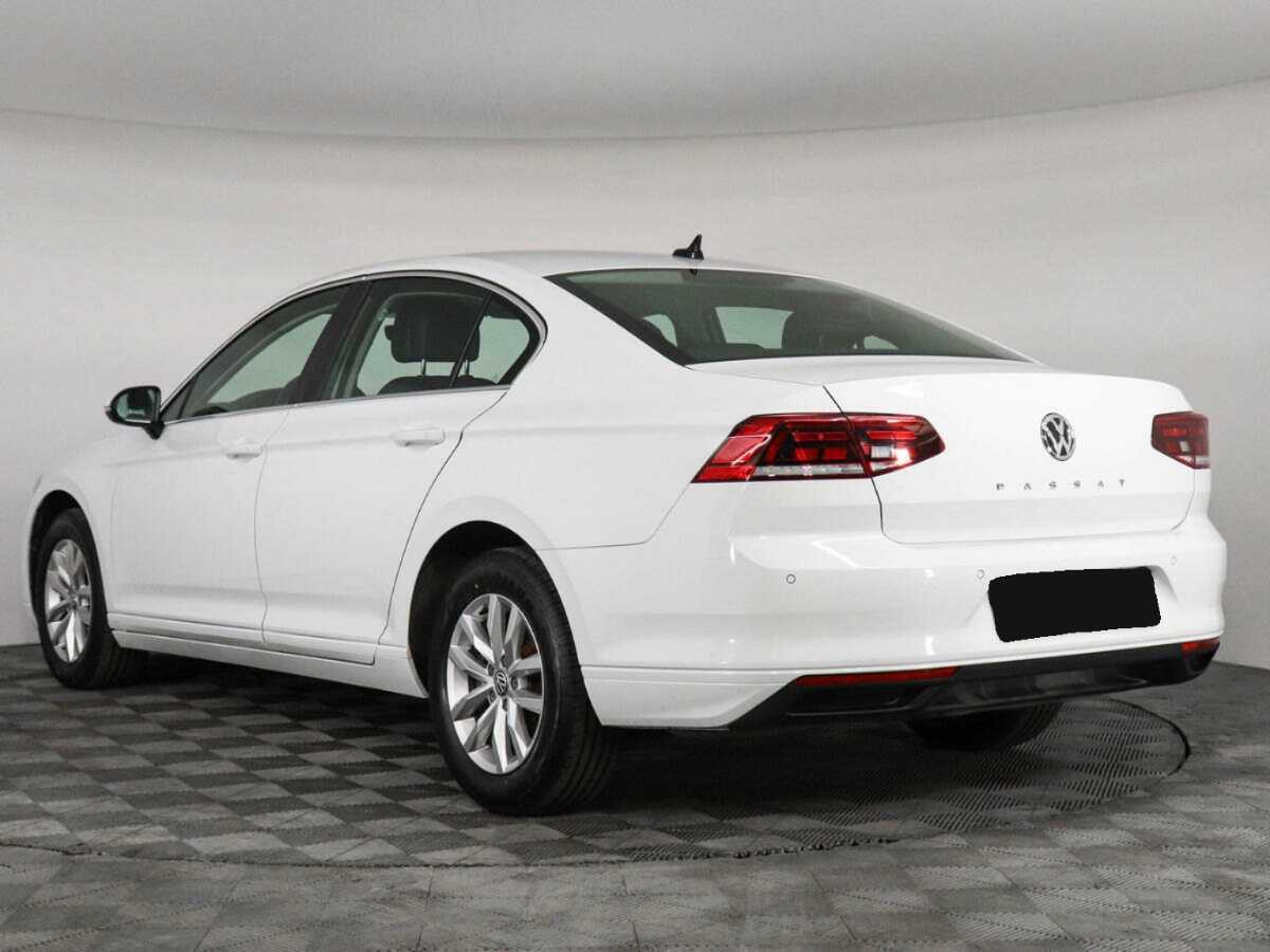 Volkswagen Passat с пробегом — 2020 год. Фото: #6
