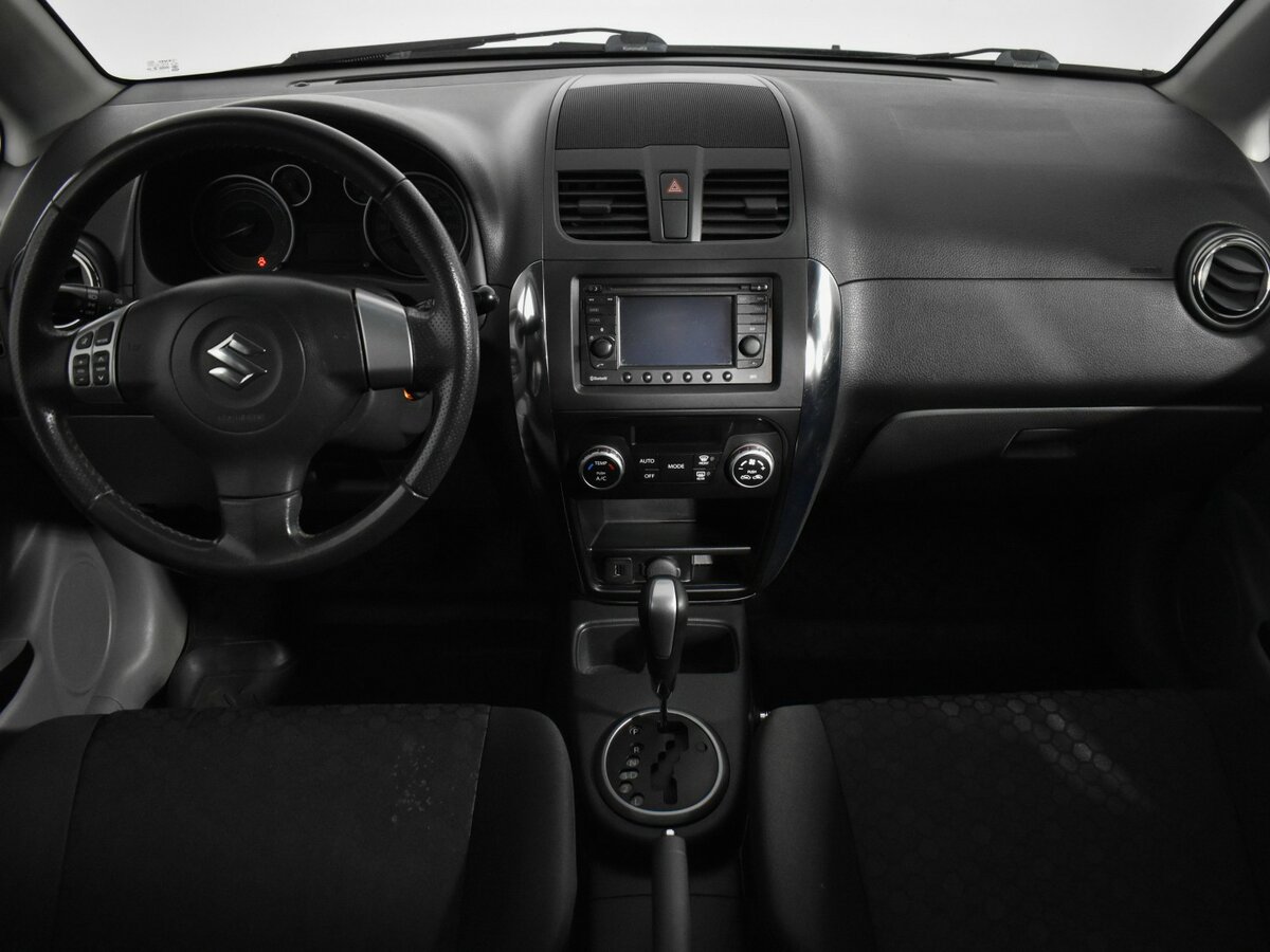 Suzuki SX4 с пробегом — 2011 год. Фото: #12
