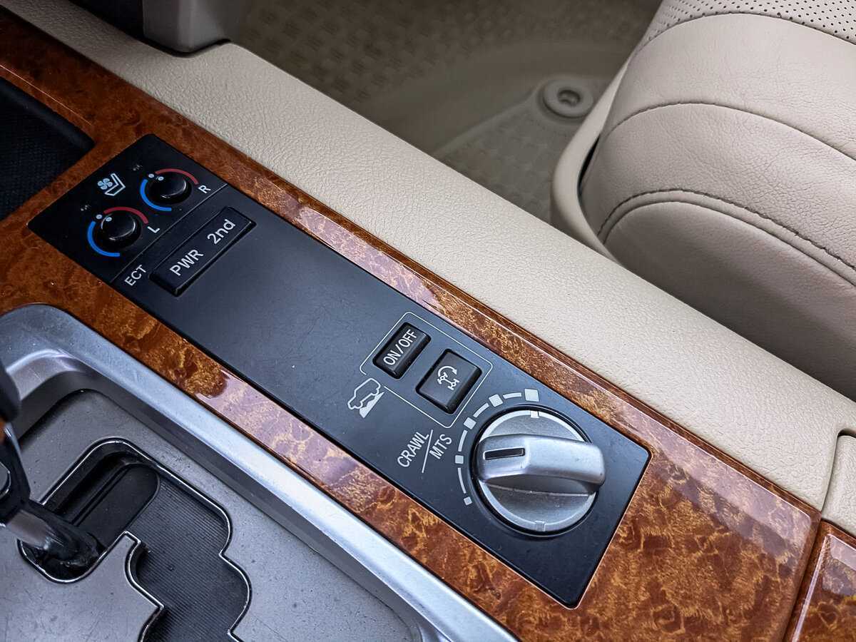 Toyota Land Cruiser с пробегом — 2014 год. Фото: #26