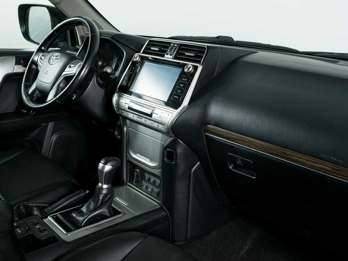 Toyota Land Cruiser Prado с пробегом — 2018 год. Фото: #9