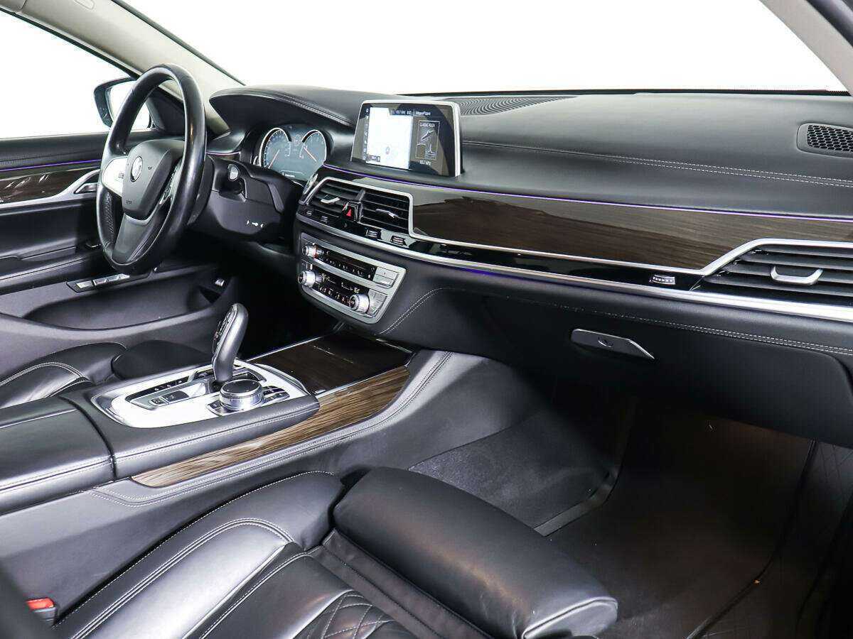 BMW 7 серии с пробегом — 2016 год. Фото: #8