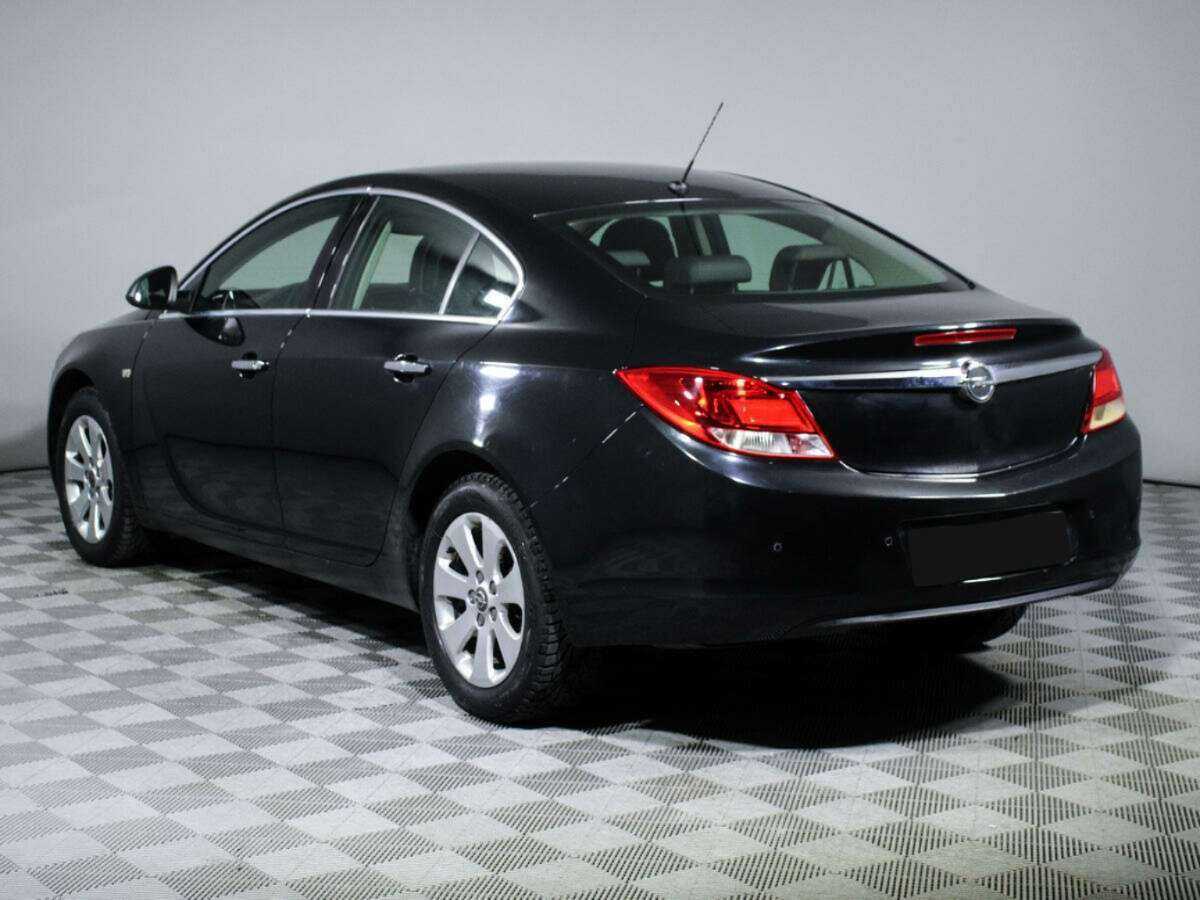 Opel Insignia с пробегом — 2010 год. Фото: #6