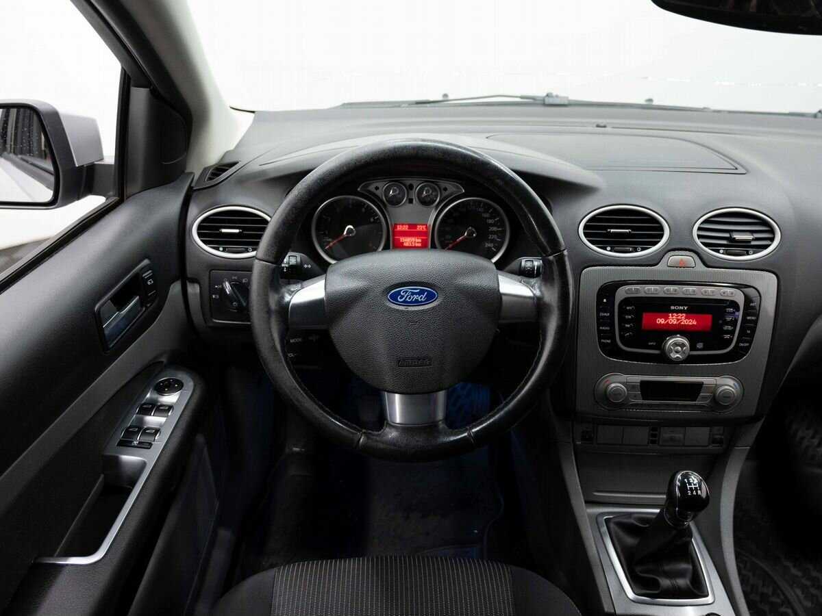 Ford Focus с пробегом — 2009 год. Фото: #13