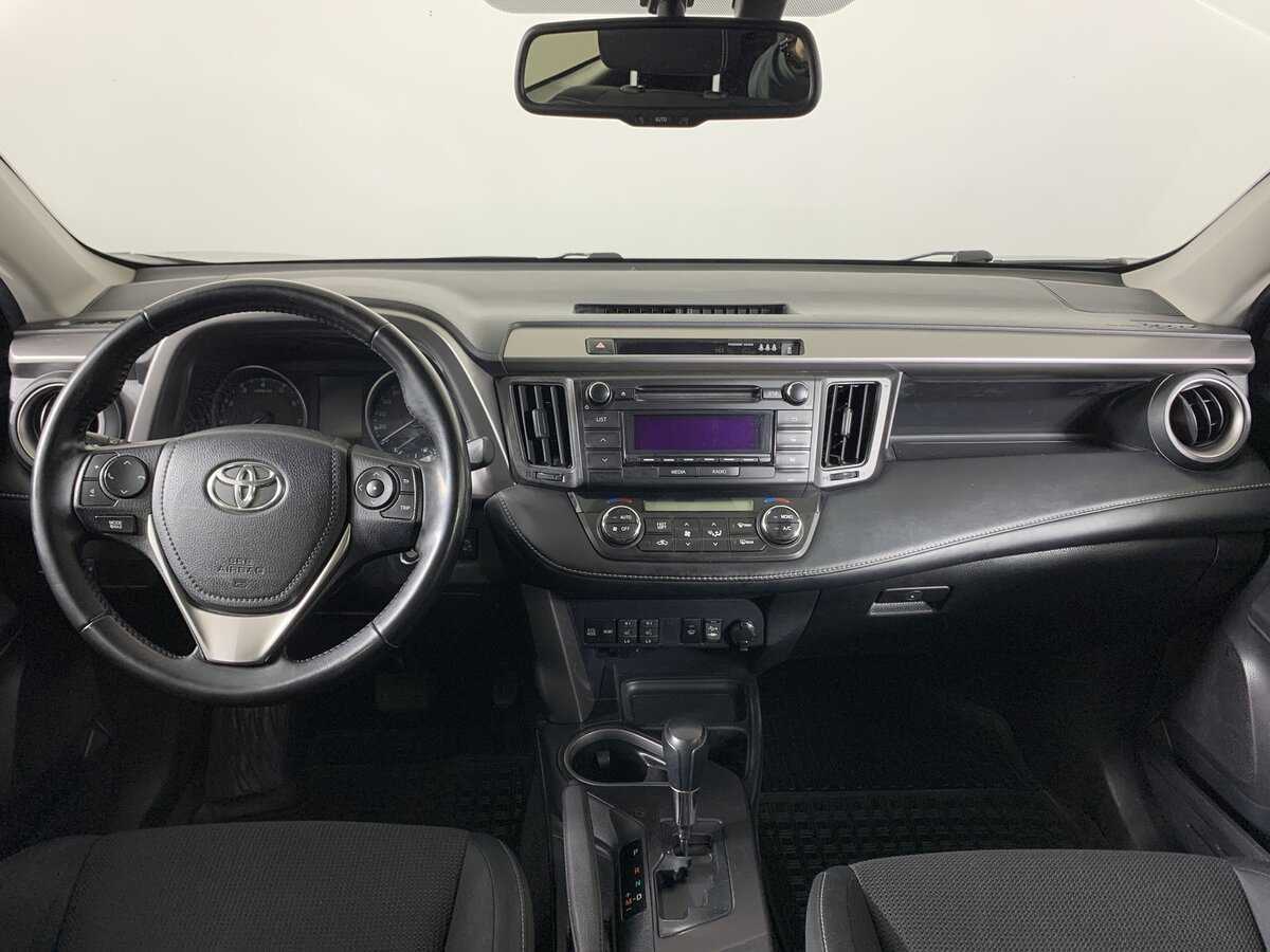 Toyota RAV4 с пробегом — 2018 год. Фото: #12