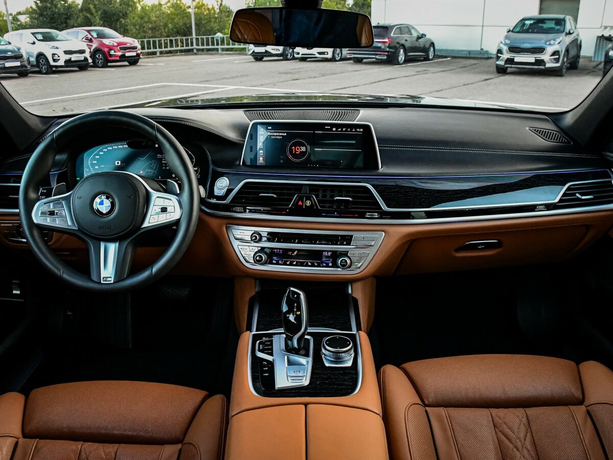 BMW 7 серии с пробегом — 2019 год. Фото: #10