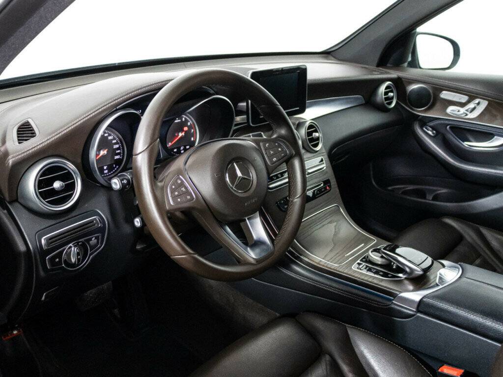 Mercedes-Benz GLC с пробегом — 2015 год. Фото: #10