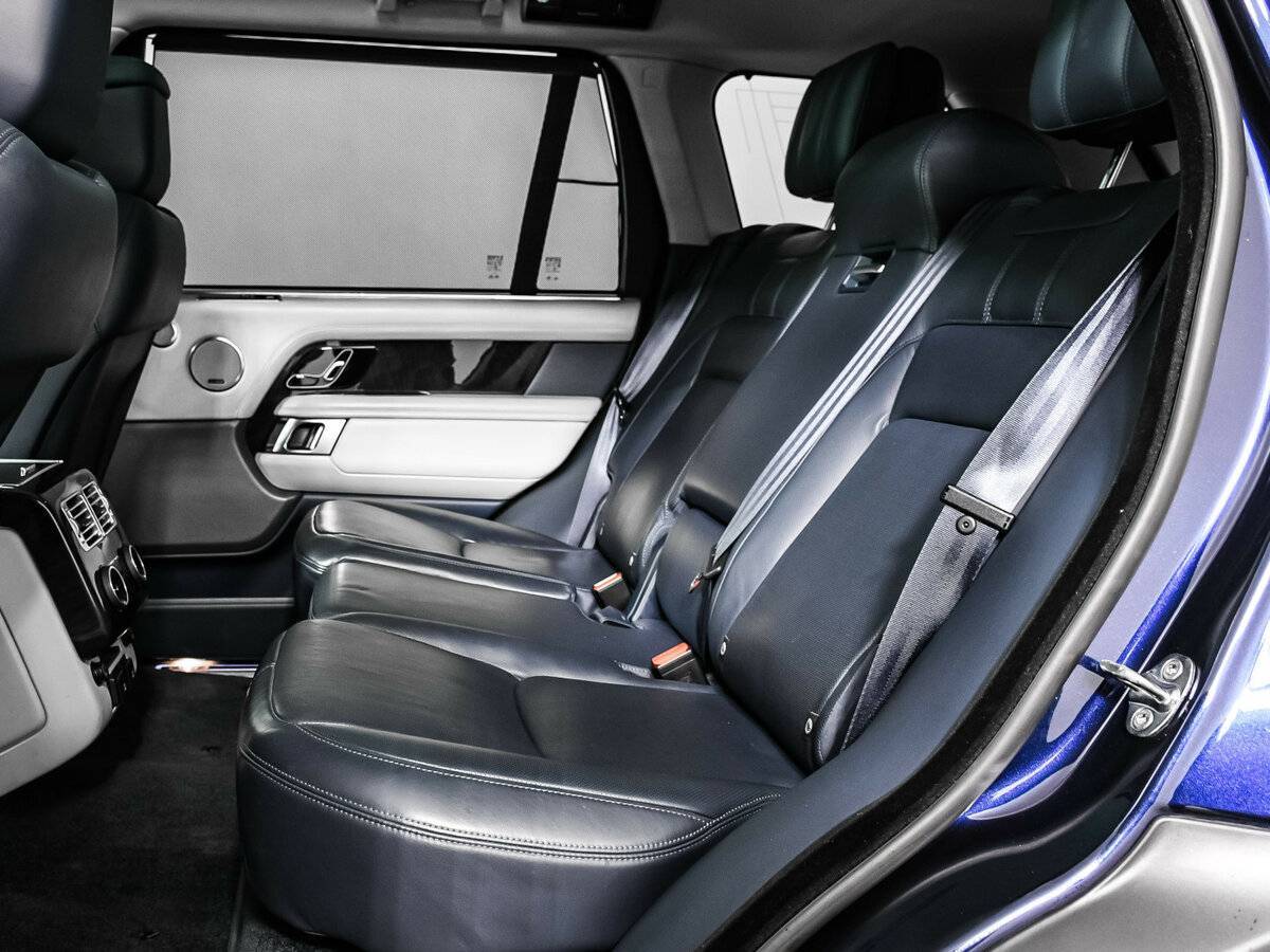 Land Rover Range Rover с пробегом — 2018 год. Фото: #12