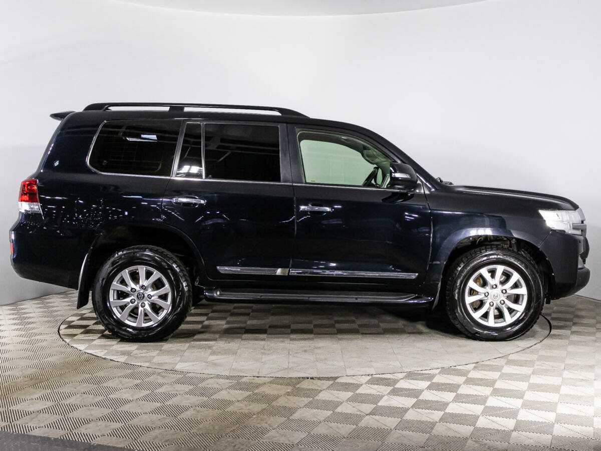 Toyota Land Cruiser с пробегом — 2018 год. Фото: #3