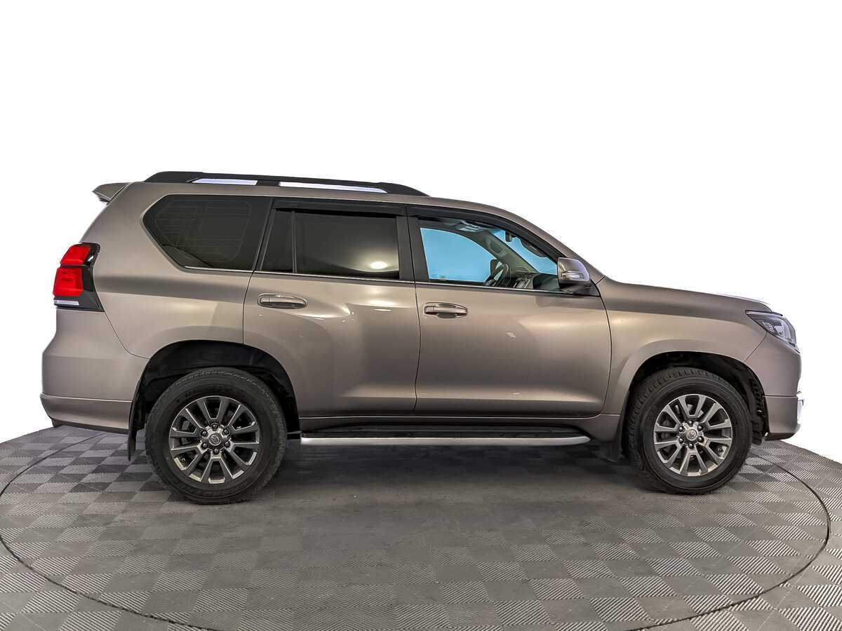 Toyota Land Cruiser Prado с пробегом — 2018 год. Фото: #3