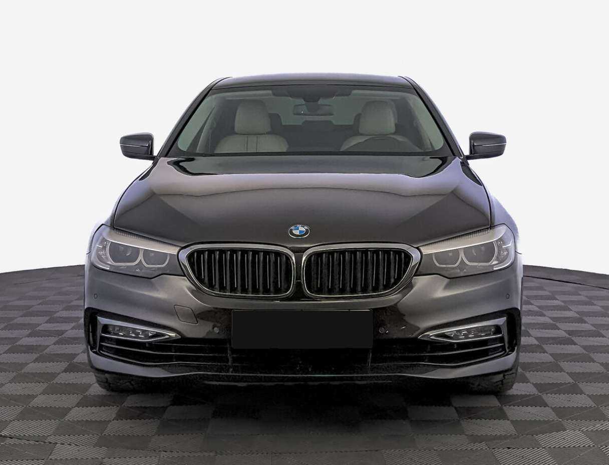 BMW 5 серии с пробегом — 2017 год. Фото: #1