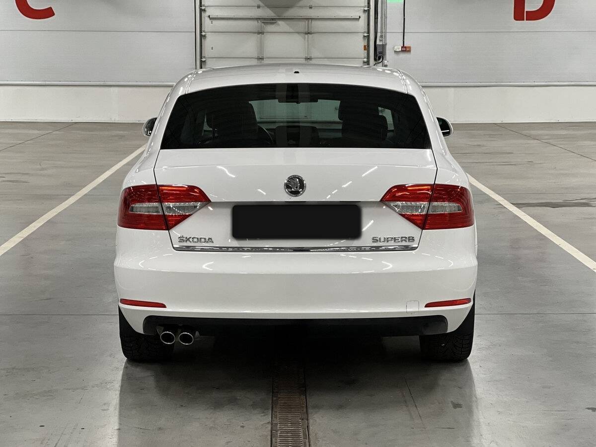 Skoda Superb с пробегом — 2014 год. Фото: #5