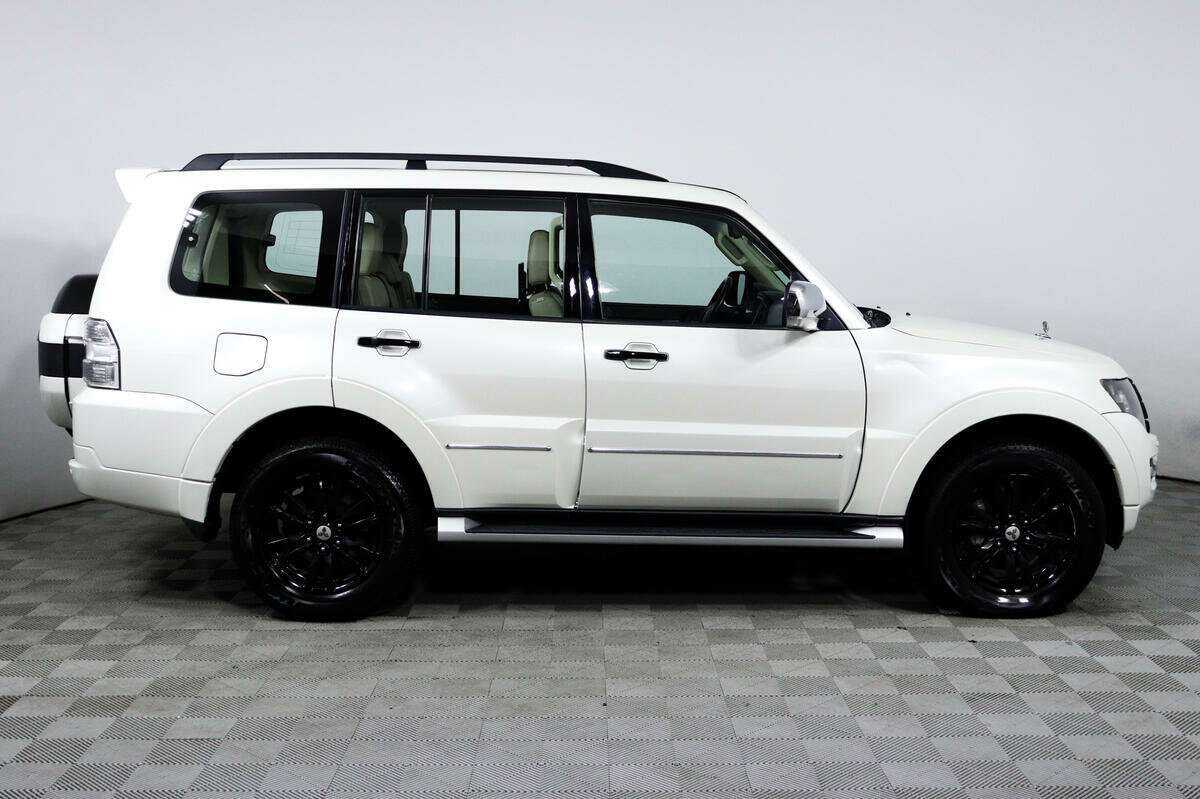 Mitsubishi Pajero с пробегом — 2019 год. Фото: #3