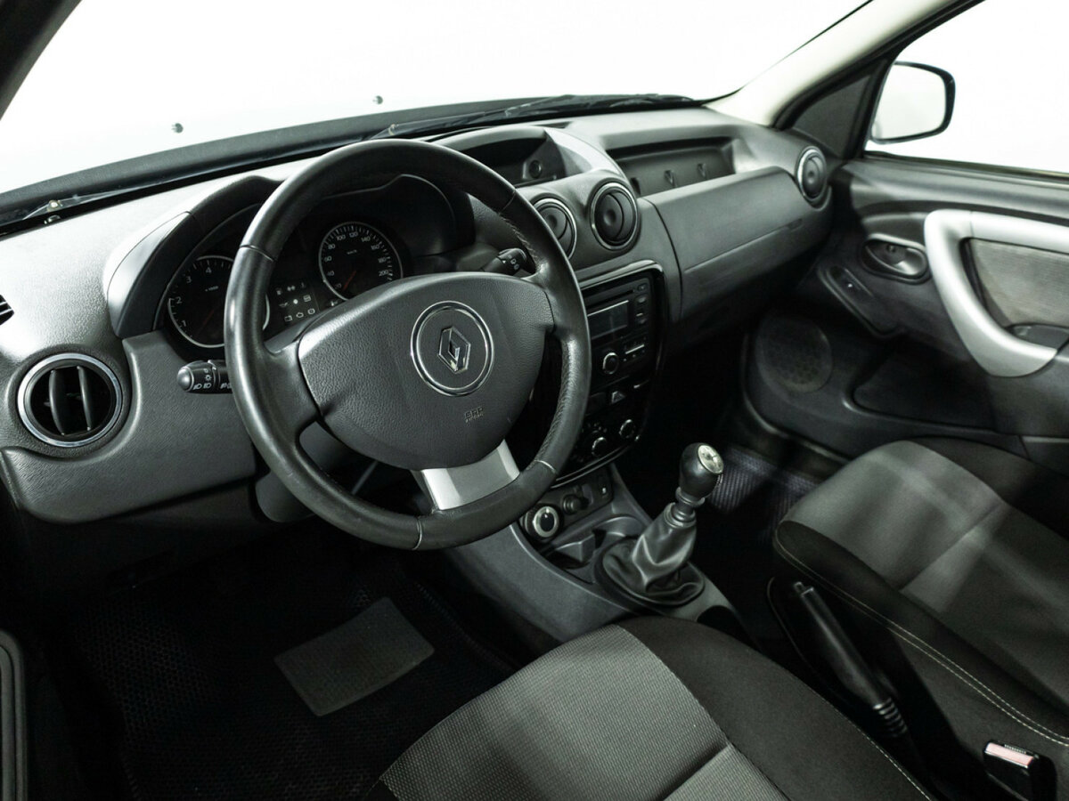 Renault Duster с пробегом — 2013 год. Фото: #9