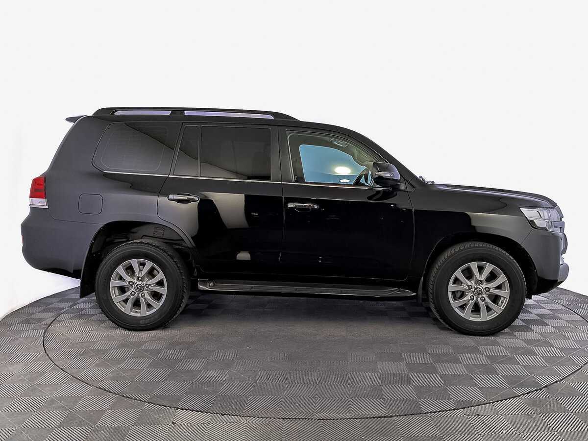 Toyota Land Cruiser с пробегом — 2018 год. Фото: #3
