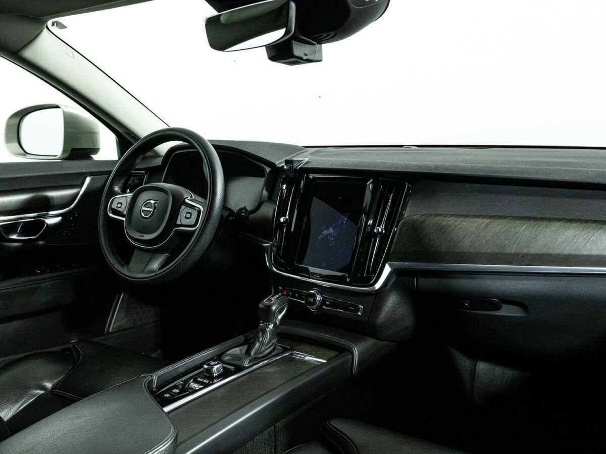 Volvo V90 Cross Country с пробегом — 2017 год. Фото: #8