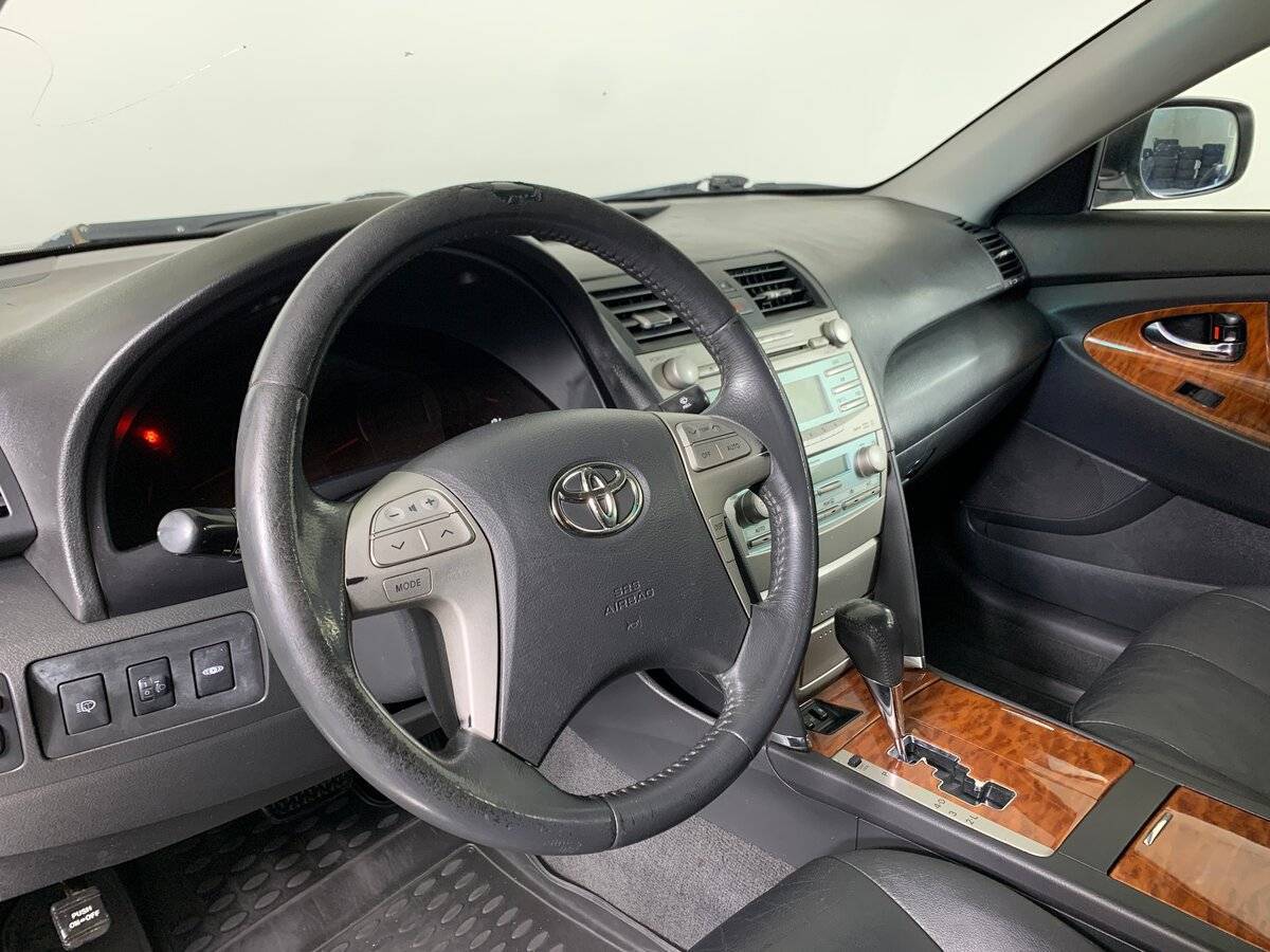 Toyota Camry с пробегом — 2008 год. Фото: #10