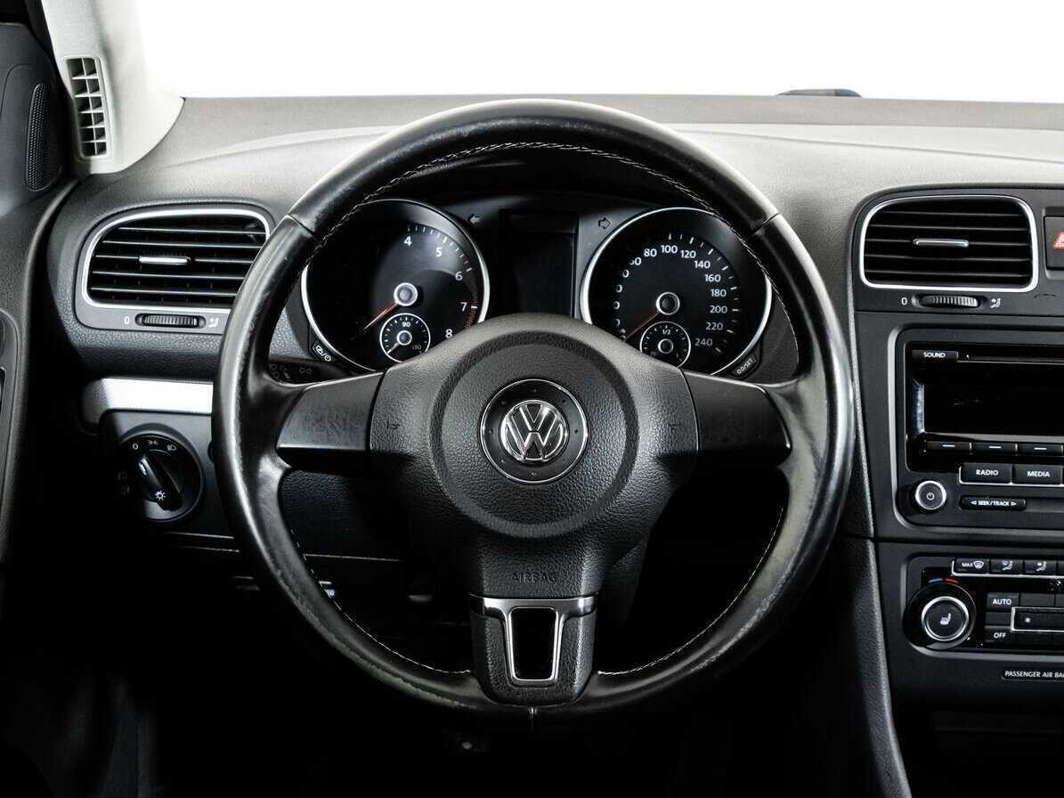 Volkswagen Golf с пробегом — 2012 год. Фото: #11