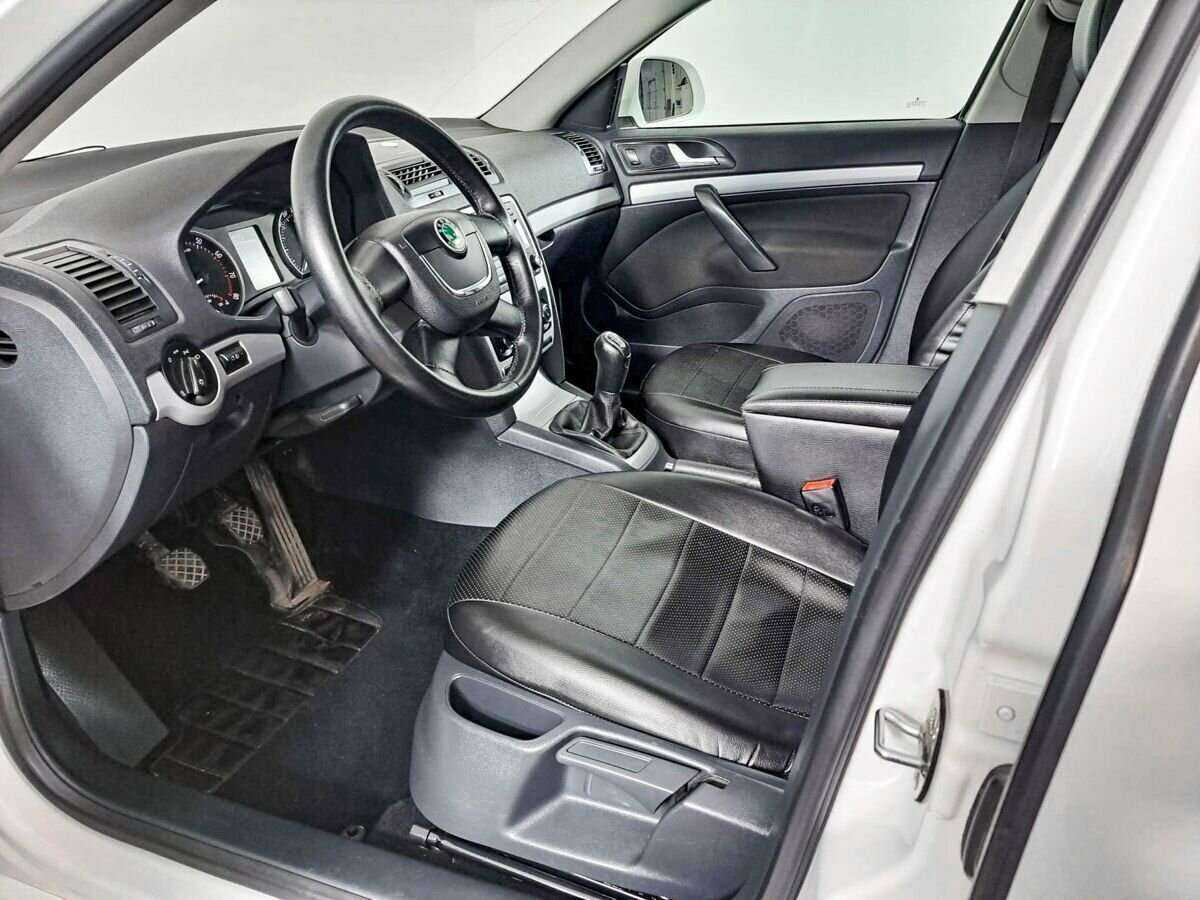 Skoda Octavia с пробегом — 2012 год. Фото: #13