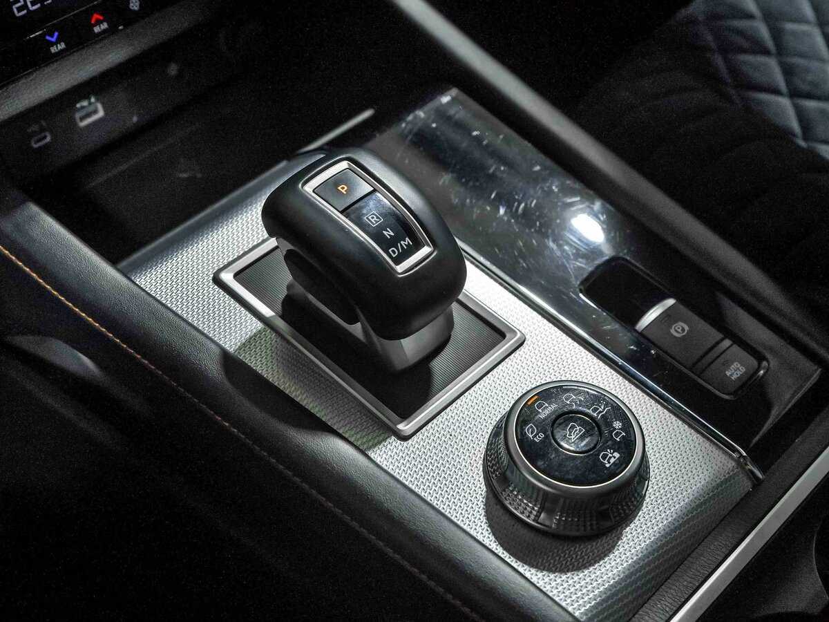 Mitsubishi Outlander с пробегом — 2023 год. Фото: #12