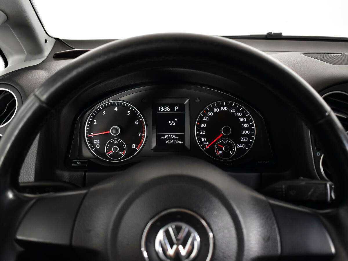 Volkswagen Golf Plus с пробегом — 2011 год. Фото: #10
