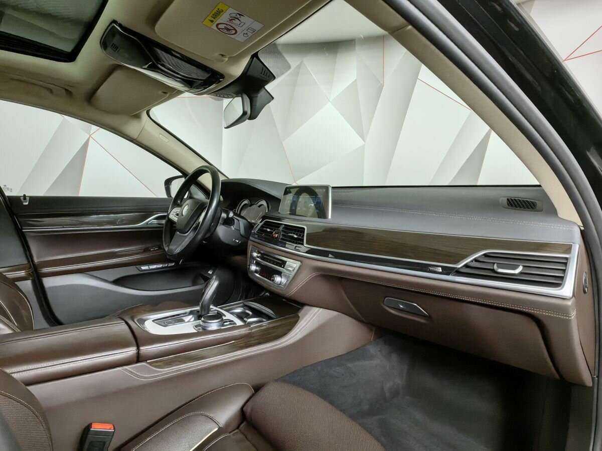 BMW 7 серии с пробегом — 2015 год. Фото: #8