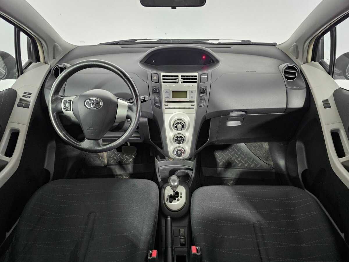 Toyota Yaris с пробегом — 2007 год. Фото: #9