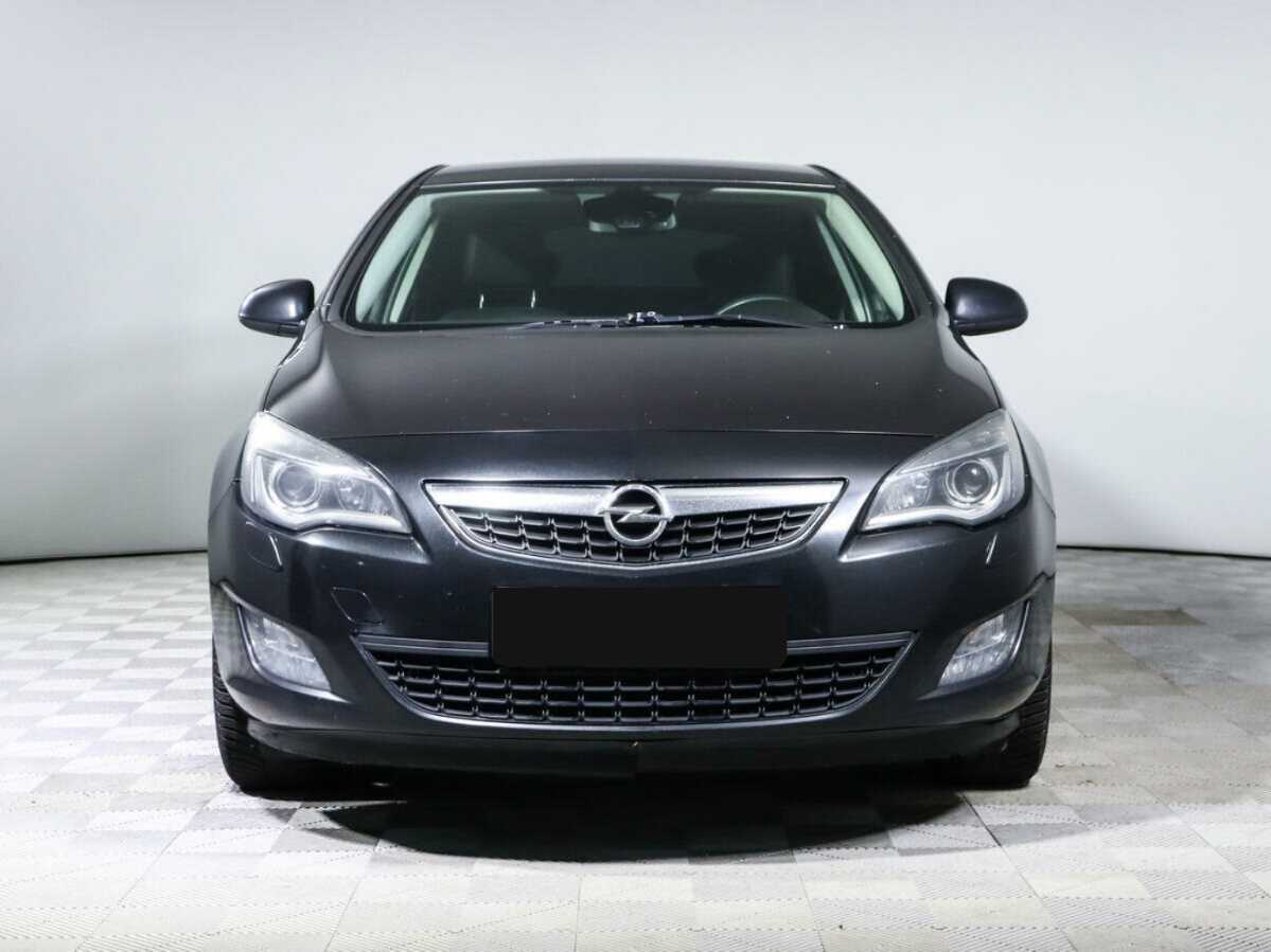 Opel Astra с пробегом — 2011 год. Фото: #1